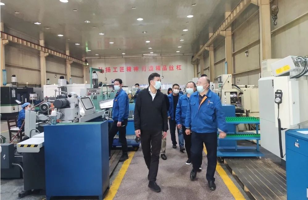 �ϼ��������ͷ�� ���ж�Ϊ ˼��Ӧ��