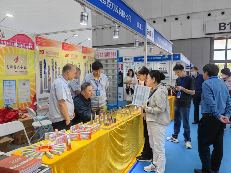 �����й��ߡ�������ϵ��˿׶��Ʒ������չ��