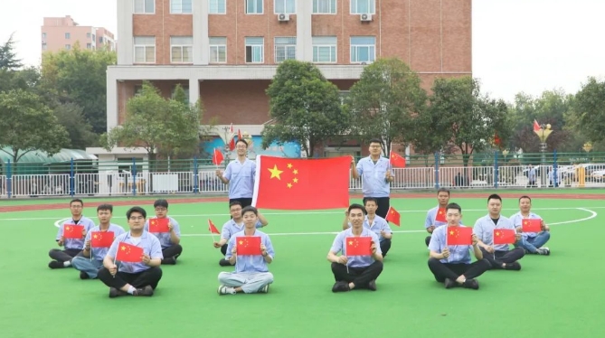 ��Ⱥ�����顿�������ϸ�Ӱ