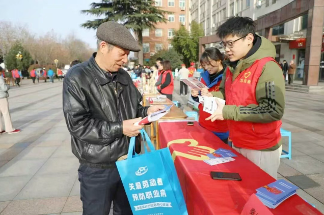 ��Ⱥ�����顿�ش�������ί��չ��׷���桯�����ģ�����������Ч��ů��������ԸЧ���˶�